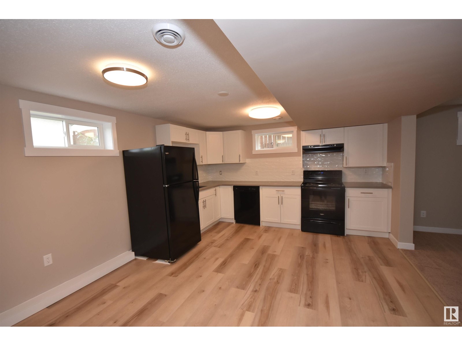Photo 22 of 13527 70 St Nw, Edmonton AB