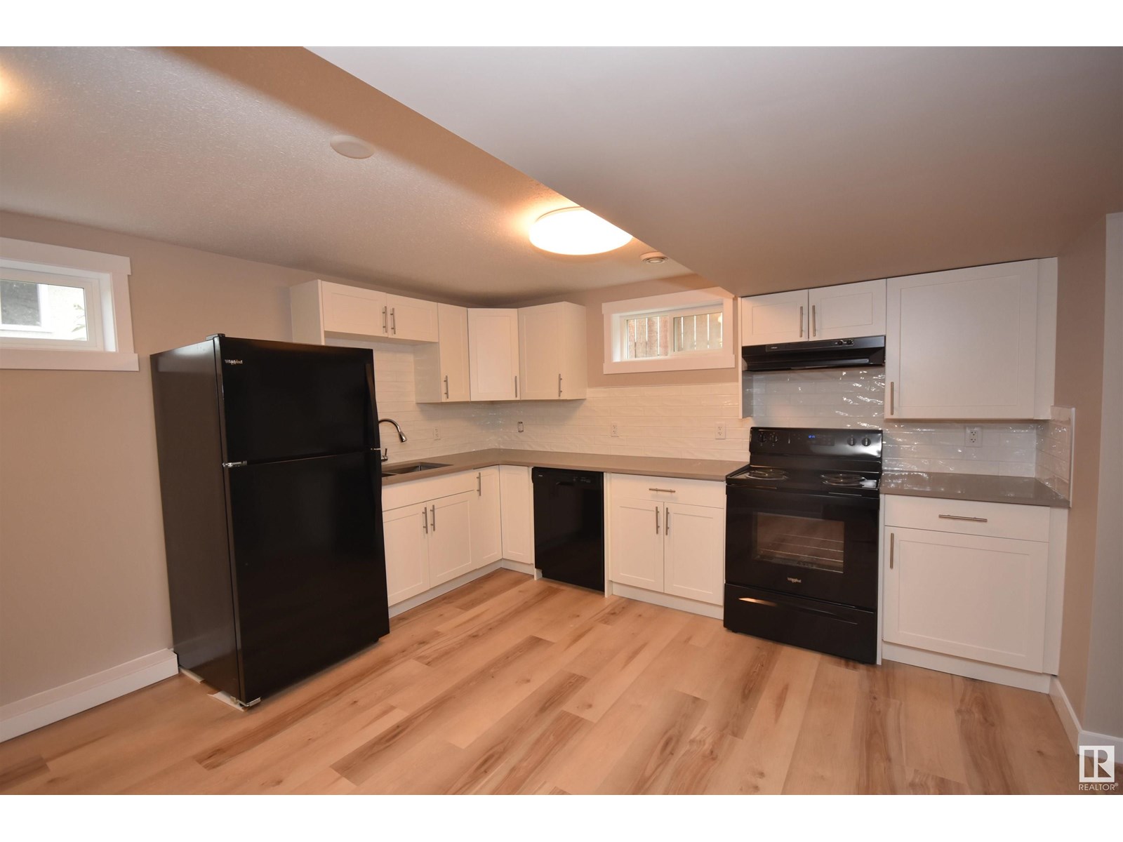 Photo 27 of 13527 70 St Nw, Edmonton AB