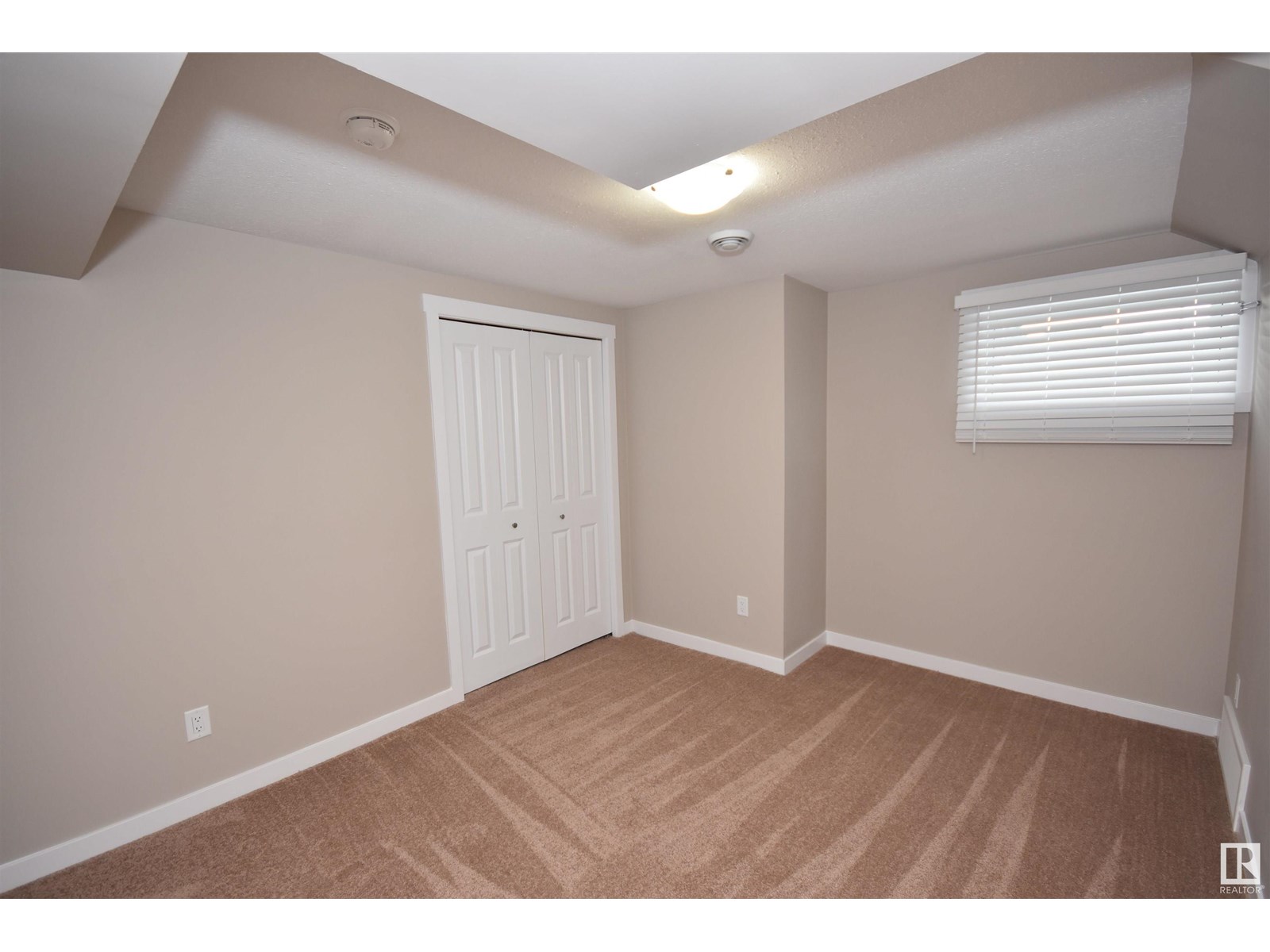 Photo 19 of 13527 70 St Nw, Edmonton AB