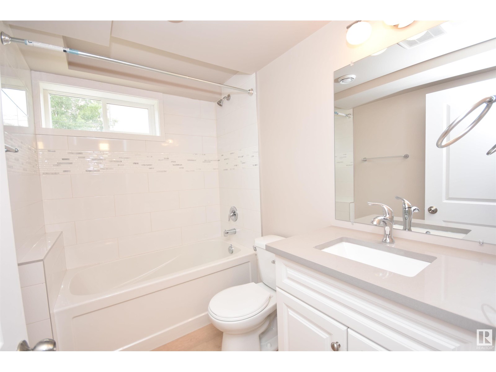 Photo 30 of 13527 70 St Nw, Edmonton AB