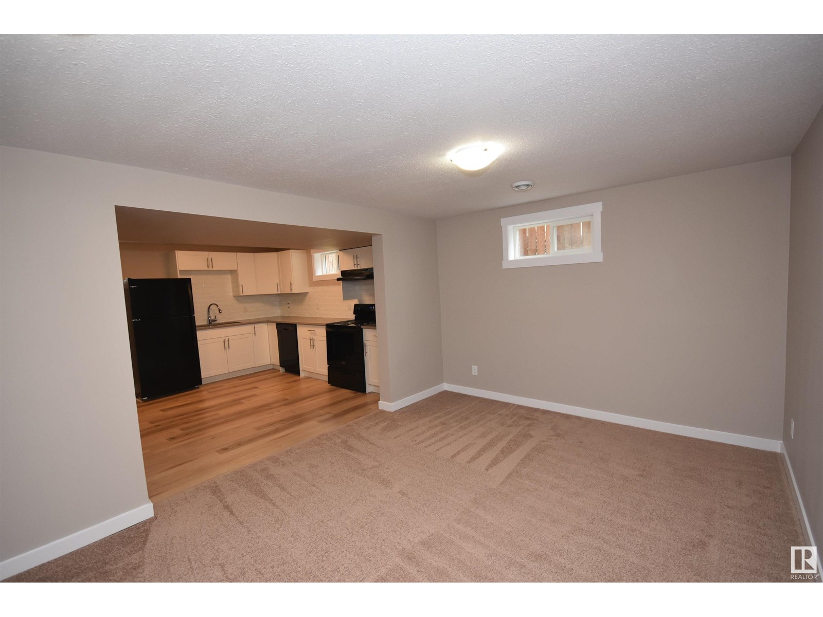 Photo 23 of 13527 70 St Nw, Edmonton AB