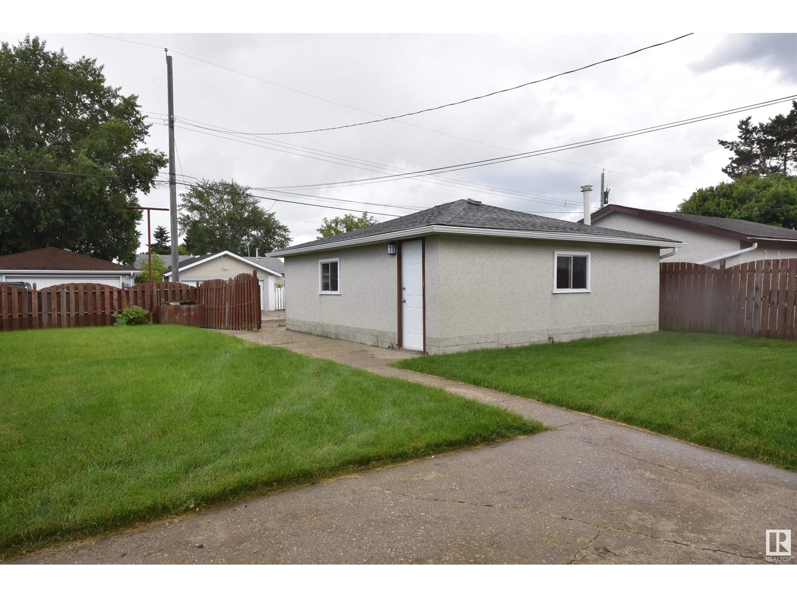 Photo 34 of 13527 70 St Nw, Edmonton AB