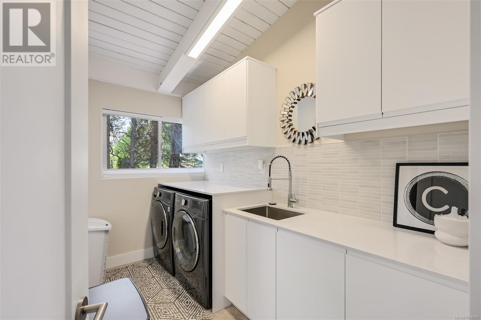 Photo 14 of 1941 Appleton Pl, Saanich BC