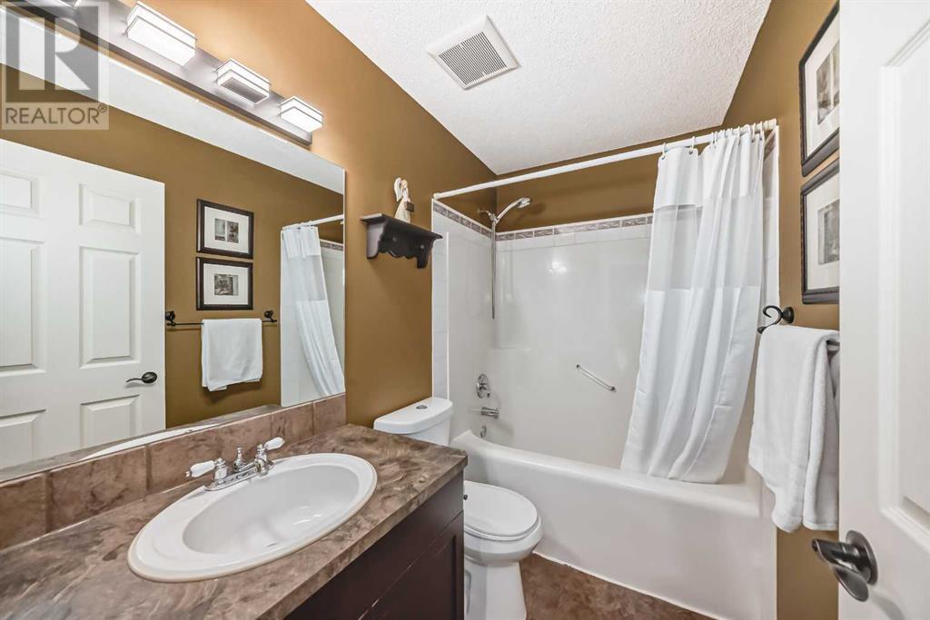 Single Family House 4 Level for Sale in  Hidden Creek Terrace NW Hidden Valley Calgary 
