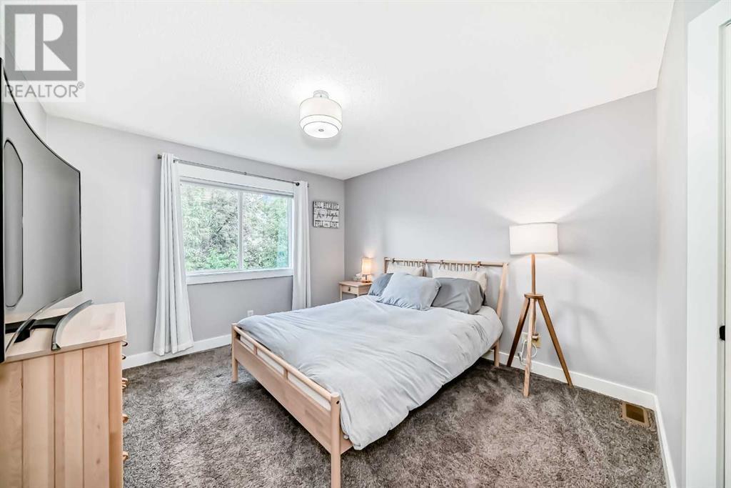 Single Family House 4 Level for Sale in  Hidden Creek Terrace NW Hidden Valley Calgary 