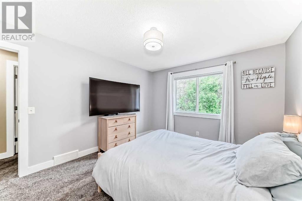 Single Family House 4 Level for Sale in  Hidden Creek Terrace NW Hidden Valley Calgary 
