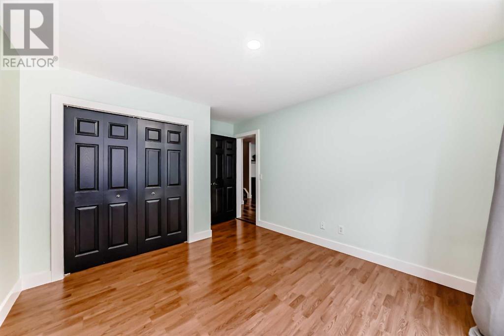 Single Family House 4 Level for Sale in  Hidden Creek Terrace NW Hidden Valley Calgary 