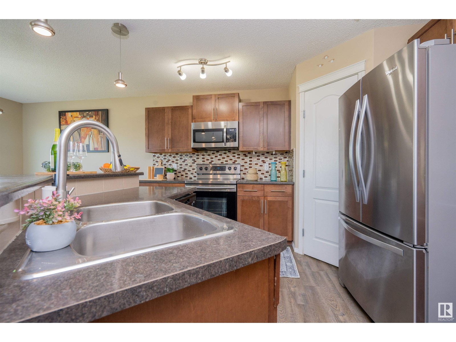 Photo 10 of 14 Santana Cres, Fort Saskatchewan AB