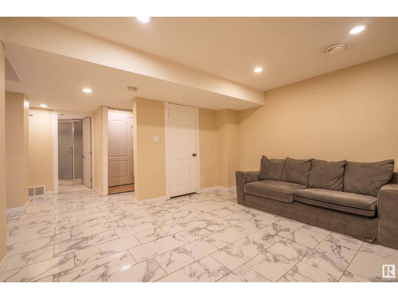 Photo 33 of 14 Santana Cres, Fort Saskatchewan AB
