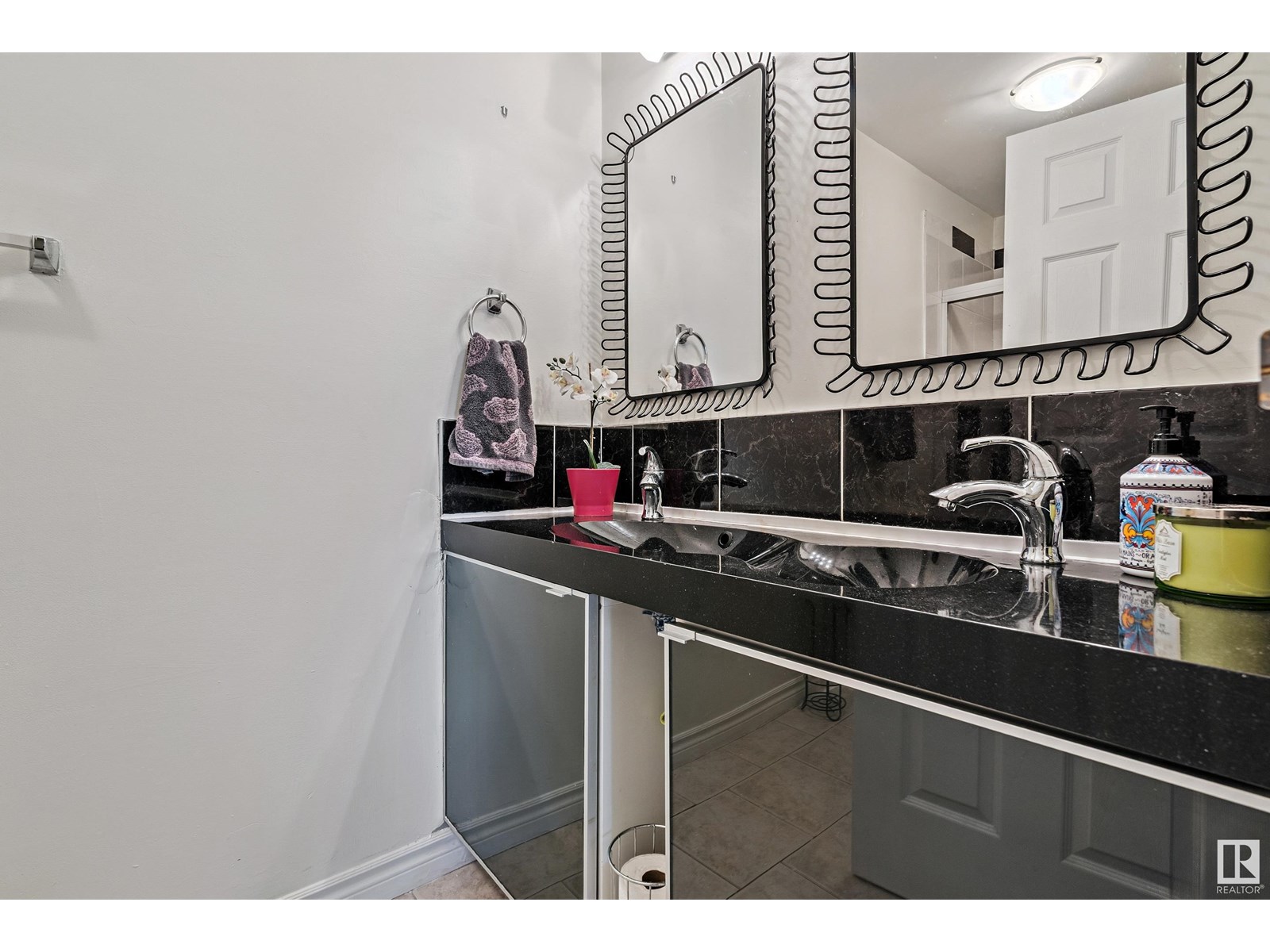 Photo 13 of C 7 Garden Grove Gv Nw, Edmonton AB