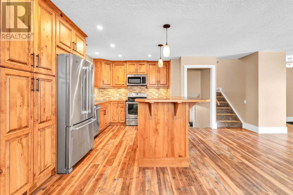 236 Queen Tamara Way SE Photo 11 - Calgary Real Estate