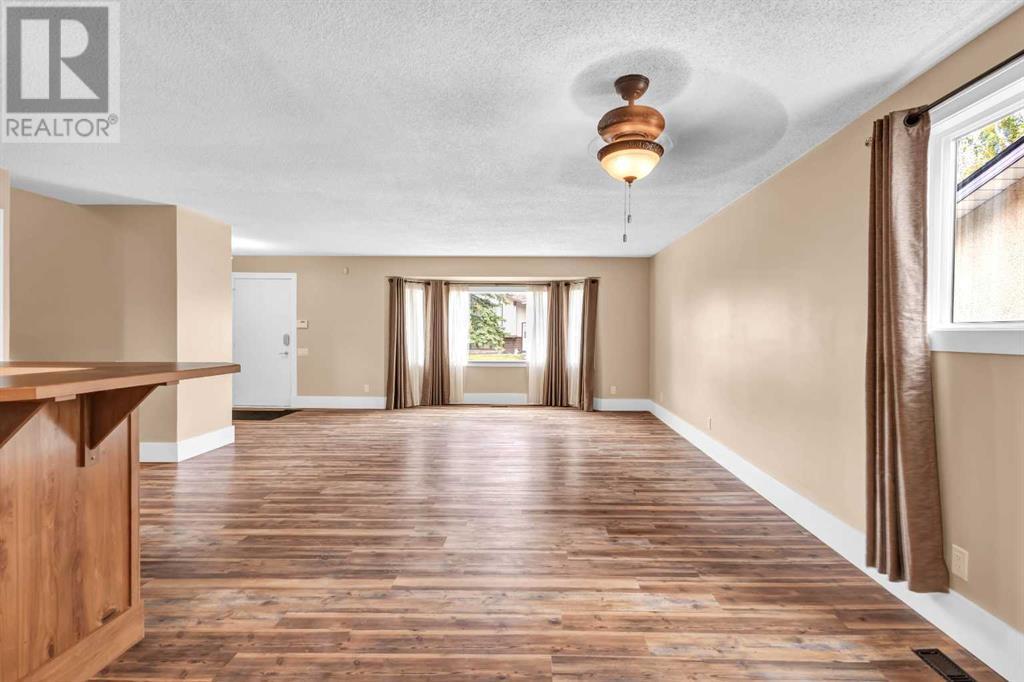 236 Queen Tamara Way SE Photo 15 - Calgary Real Estate