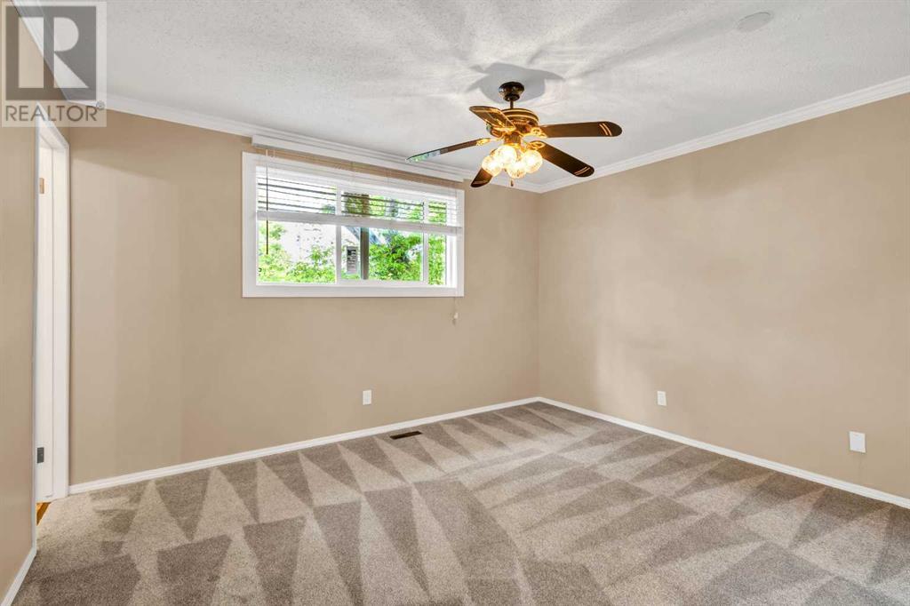236 Queen Tamara Way SE Photo 17 - Calgary Real Estate