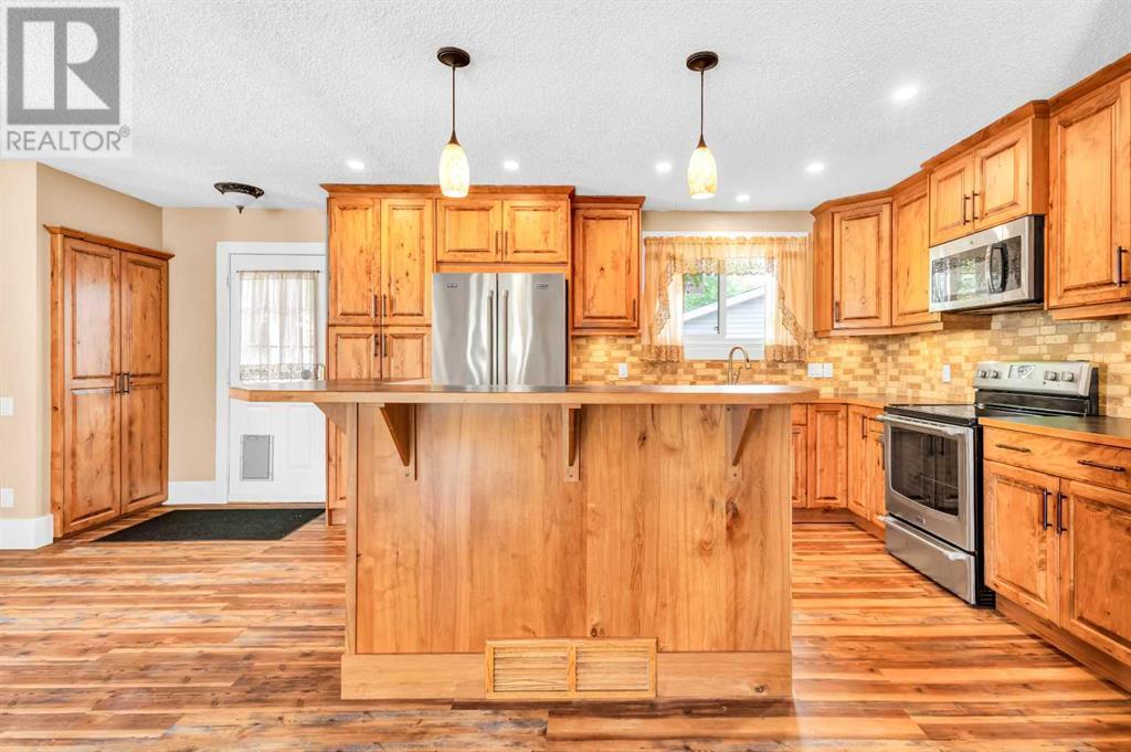 236 Queen Tamara Way SE Photo 10 - Calgary Real Estate