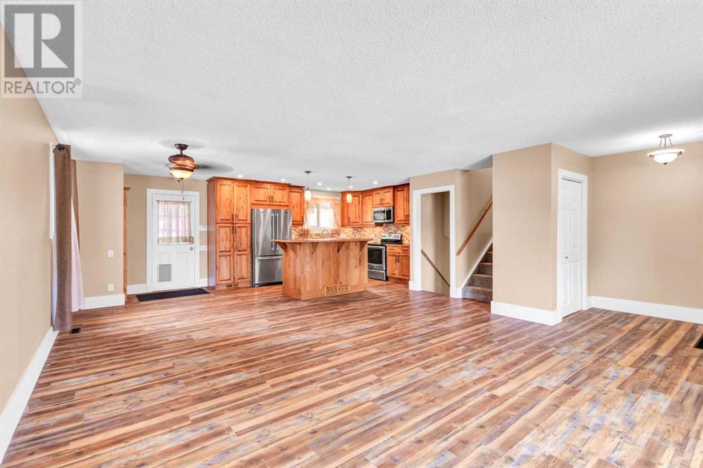 236 Queen Tamara Way SE Photo 4 - Calgary Real Estate