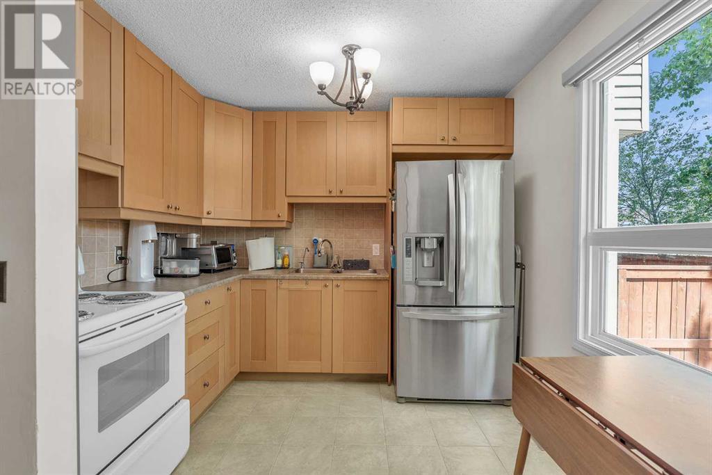 Single Family House for Sale in    Street NE Temple Calgary 