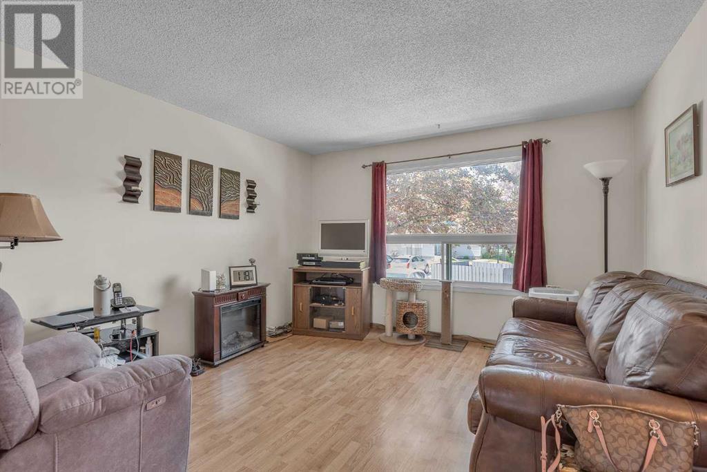 Single Family House for Sale in    Street NE Temple Calgary 