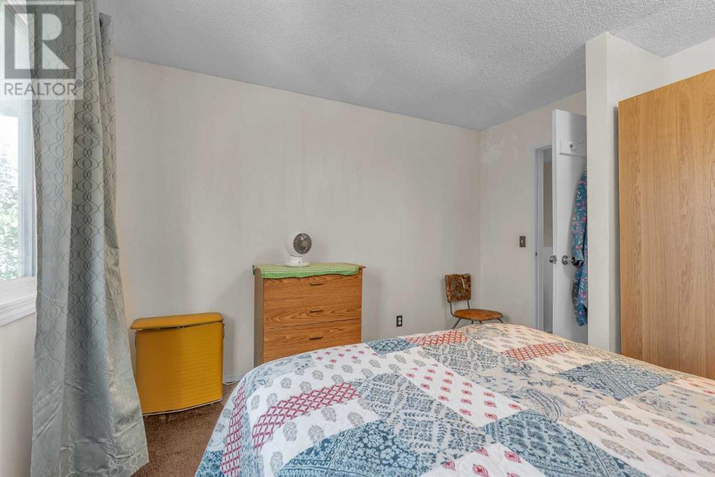 Single Family House for Sale in    Street NE Temple Calgary 