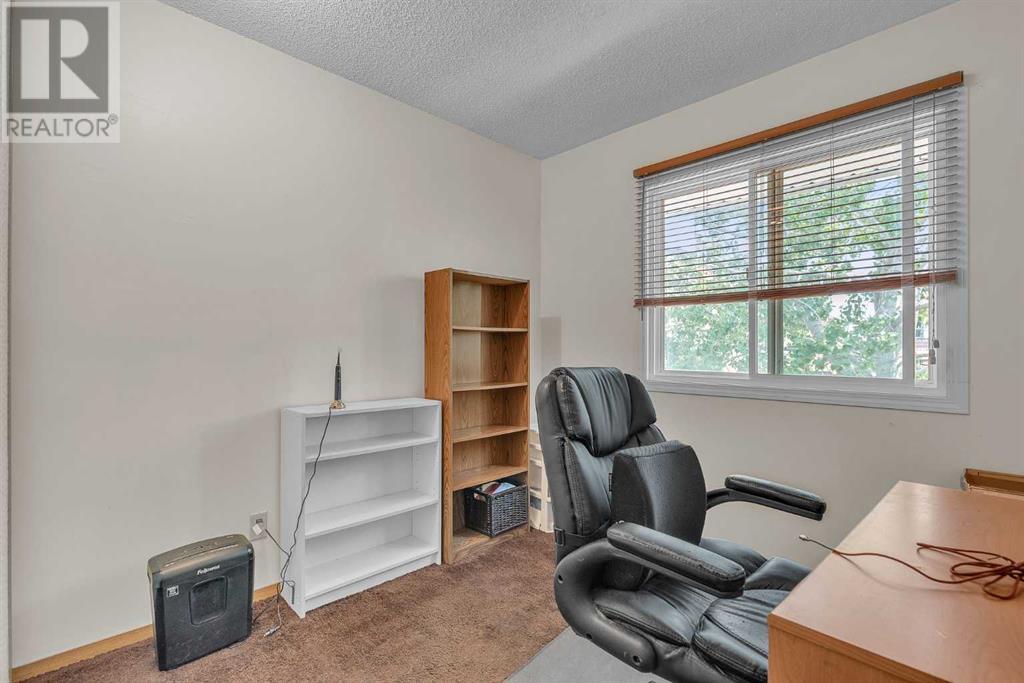 Single Family House for Sale in    Street NE Temple Calgary 