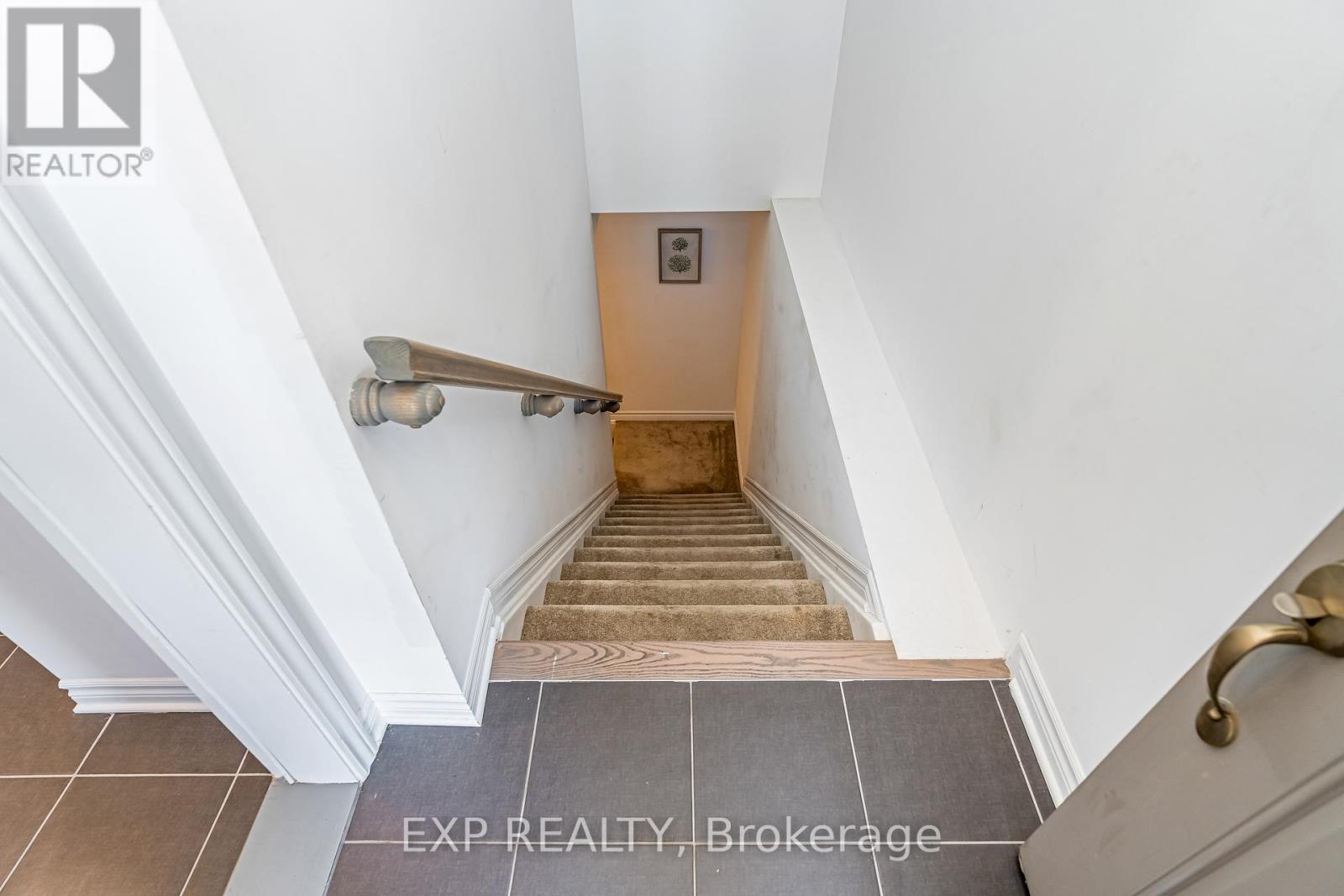 Photo 7 of 72 Dun Skipper Drive, Ottawa ON