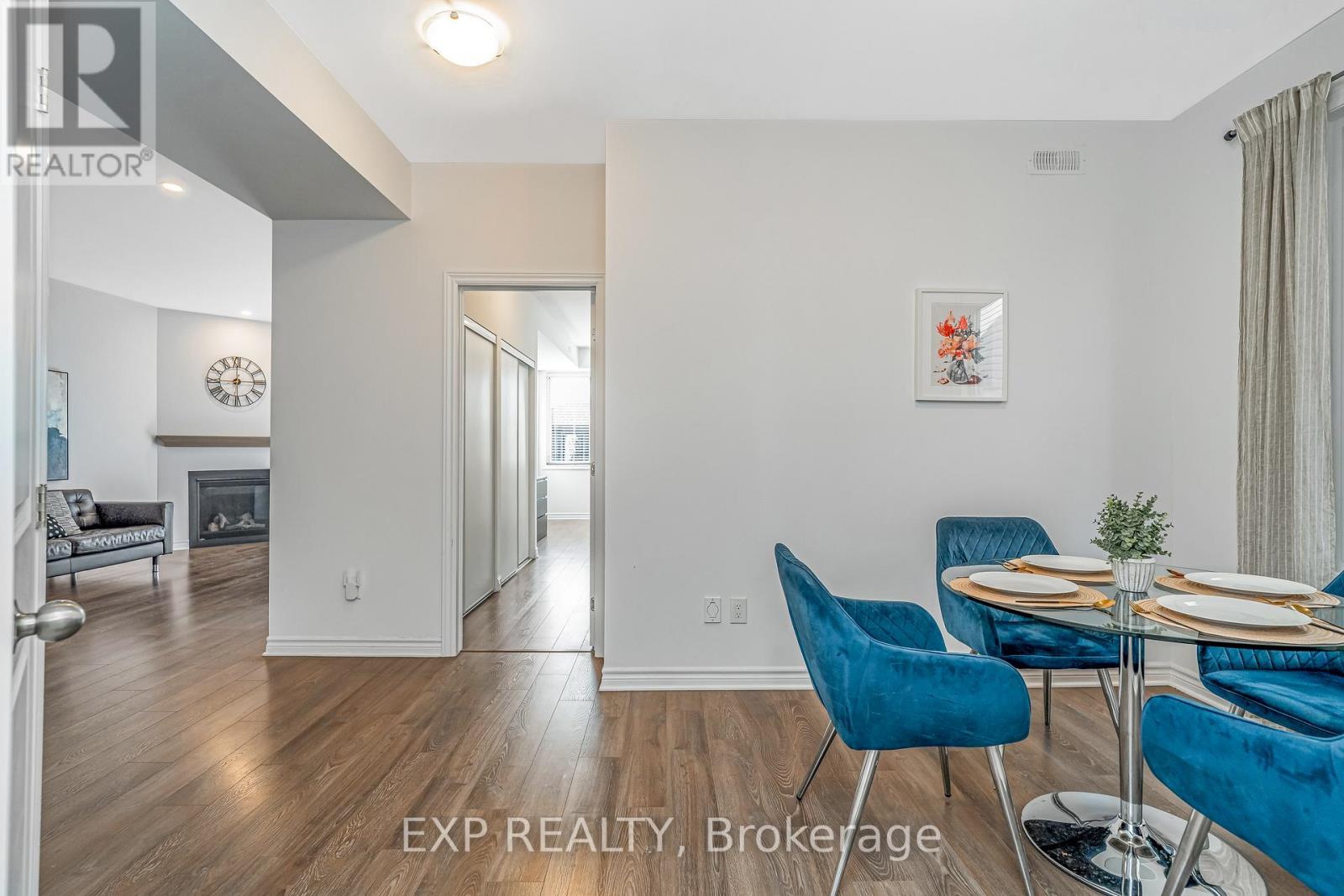 Photo 5 of 72 Dun Skipper Drive, Ottawa ON