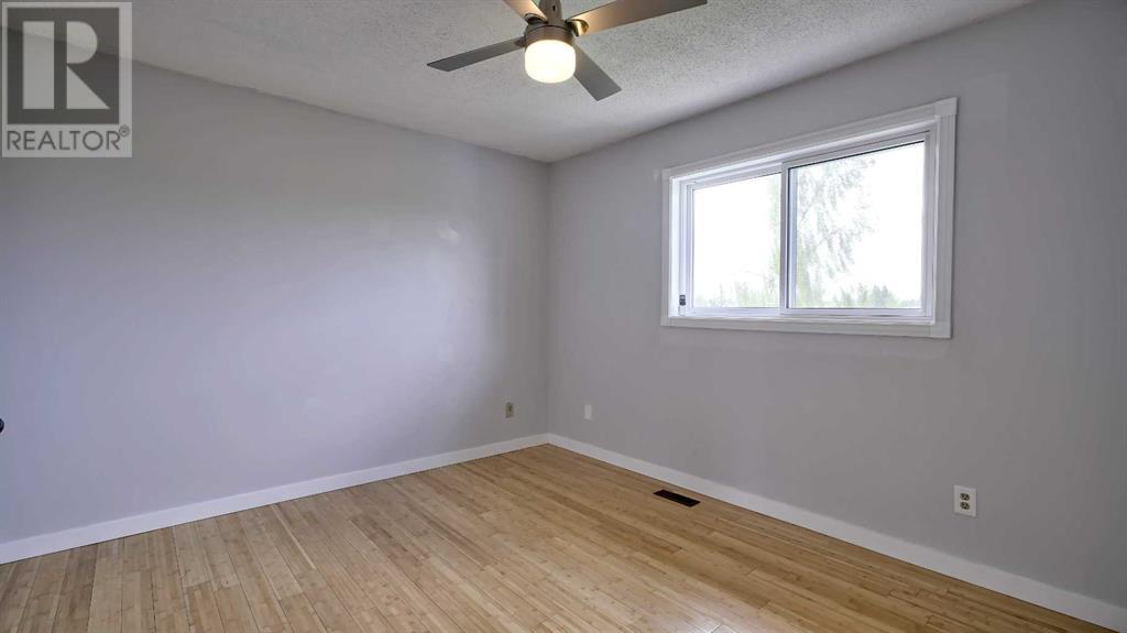 Single Family House for Sale in  Riverbrook Way SE Riverbend Calgary 
