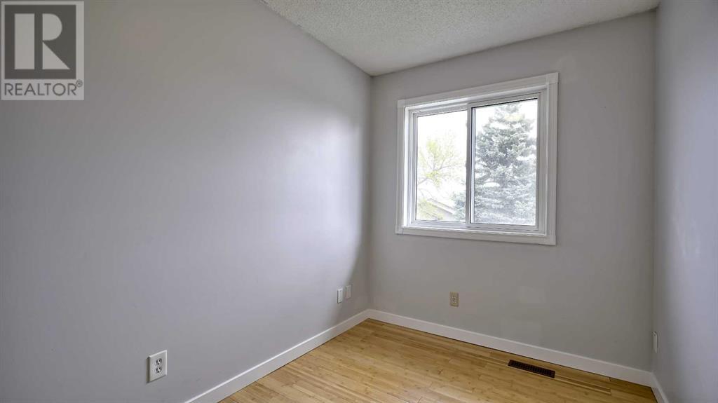 Single Family House for Sale in  Riverbrook Way SE Riverbend Calgary 