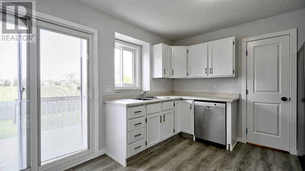 Single Family House for Sale in  Riverbrook Way SE Riverbend Calgary 