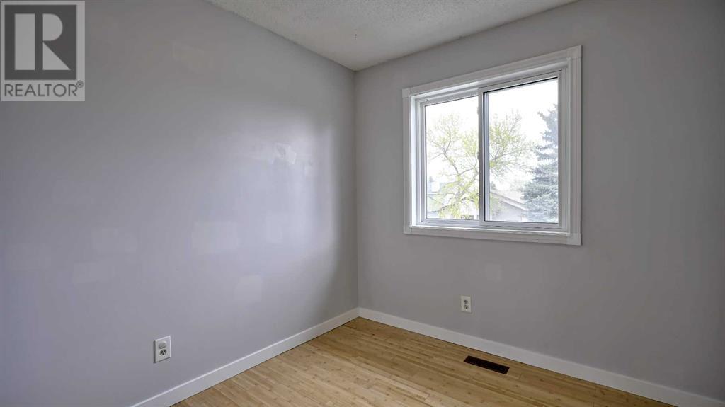 Single Family House for Sale in  Riverbrook Way SE Riverbend Calgary 