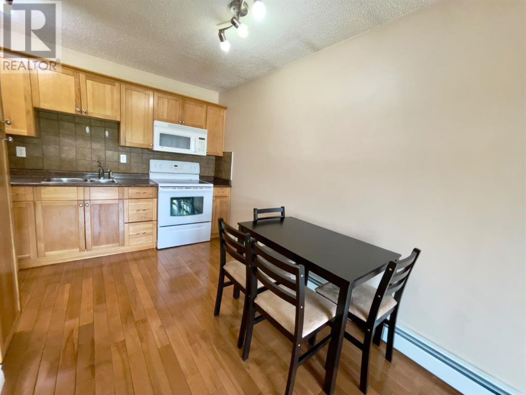 Single Family House for Sale in    Avenue SW Sunalta Calgary 