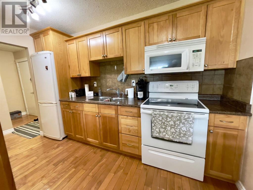 Single Family House for Sale in    Avenue SW Sunalta Calgary 