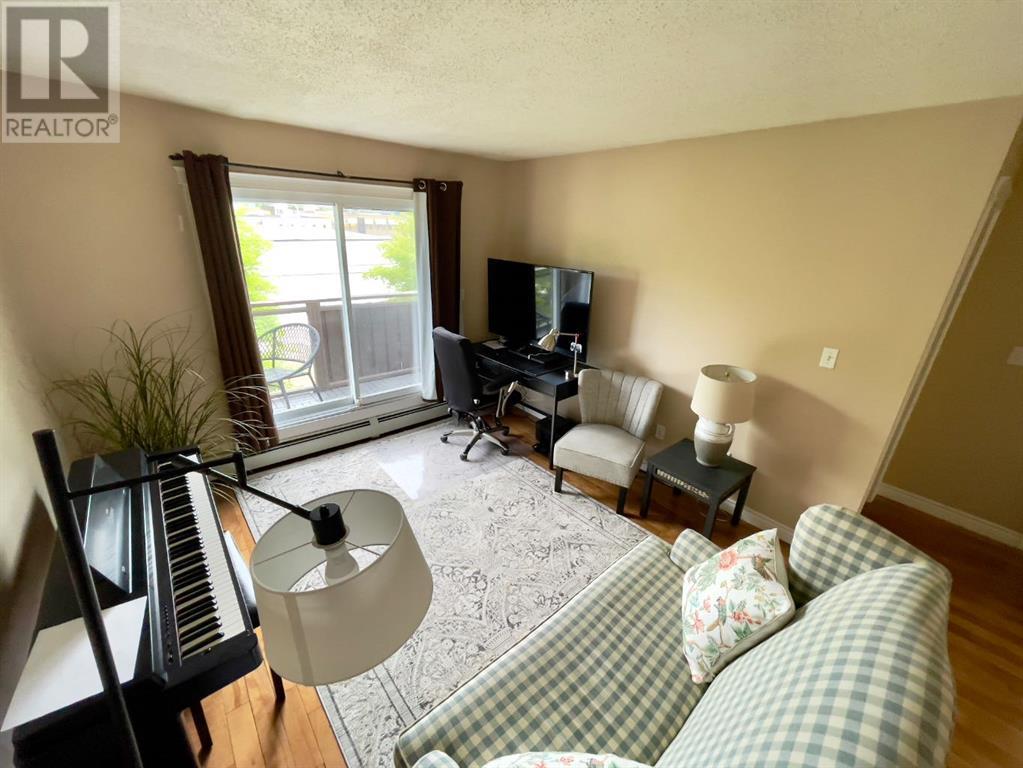 Single Family House for Sale in    Avenue SW Sunalta Calgary 