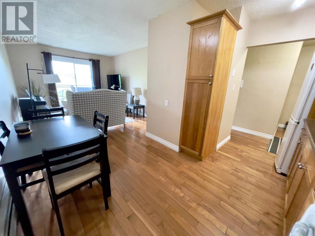 Single Family House for Sale in    Avenue SW Sunalta Calgary 