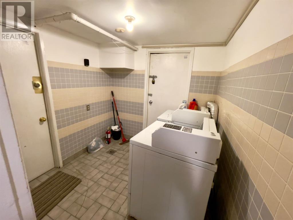 Single Family House for Sale in    Avenue SW Sunalta Calgary 