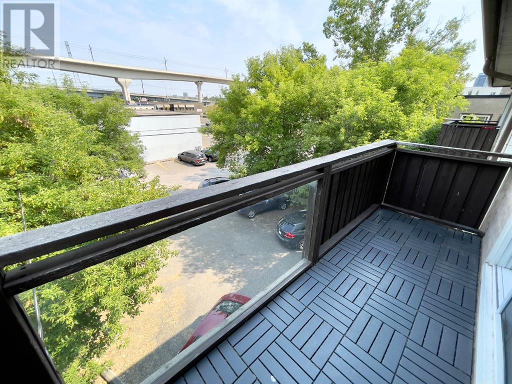 Single Family House for Sale in    Avenue SW Sunalta Calgary 