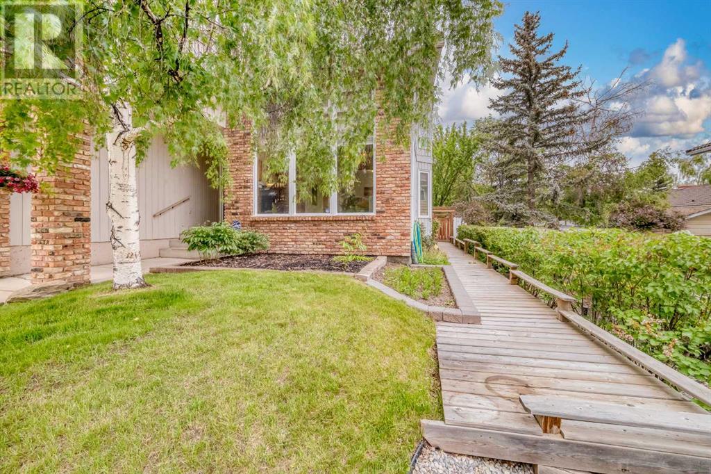 Single Family House for Sale in  Edgehill Court NW Edgemont Calgary 