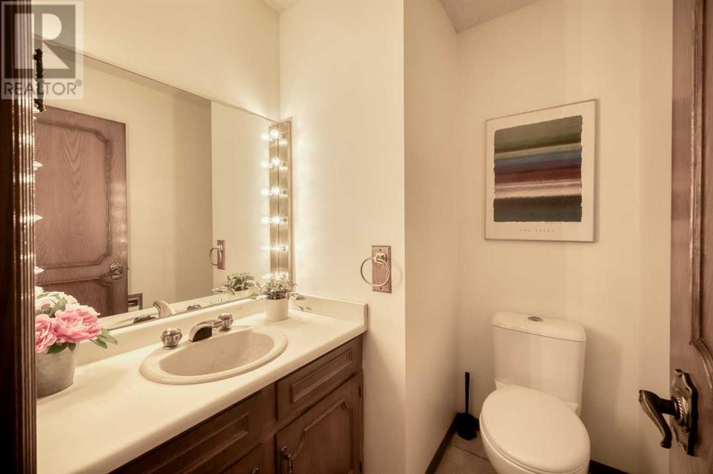 Single Family House for Sale in  Edgehill Court NW Edgemont Calgary 