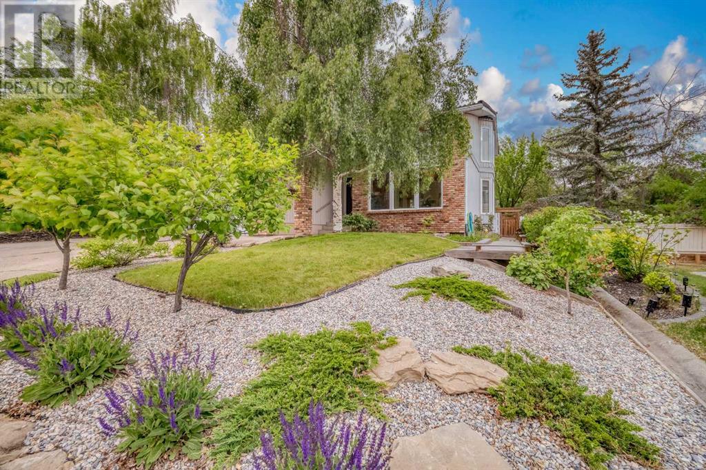 Single Family House for Sale in  Edgehill Court NW Edgemont Calgary 