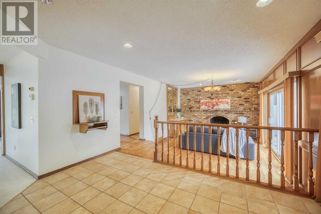 Single Family House for Sale in  Edgehill Court NW Edgemont Calgary 