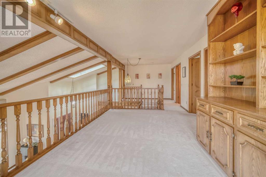 Single Family House for Sale in  Edgehill Court NW Edgemont Calgary 