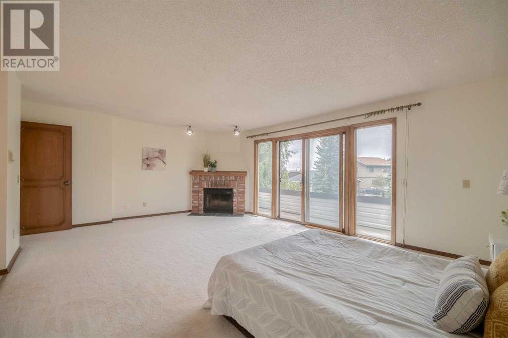 Single Family House for Sale in  Edgehill Court NW Edgemont Calgary 