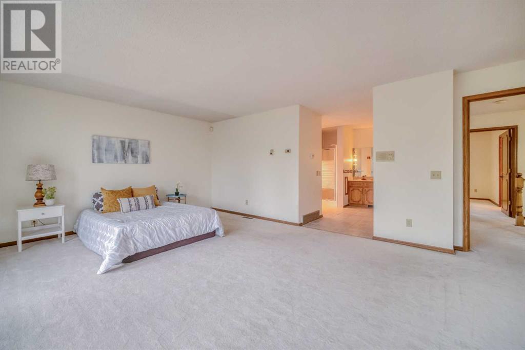 Single Family House for Sale in  Edgehill Court NW Edgemont Calgary 