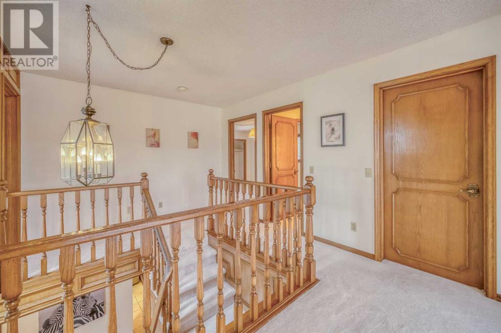 Single Family House for Sale in  Edgehill Court NW Edgemont Calgary 