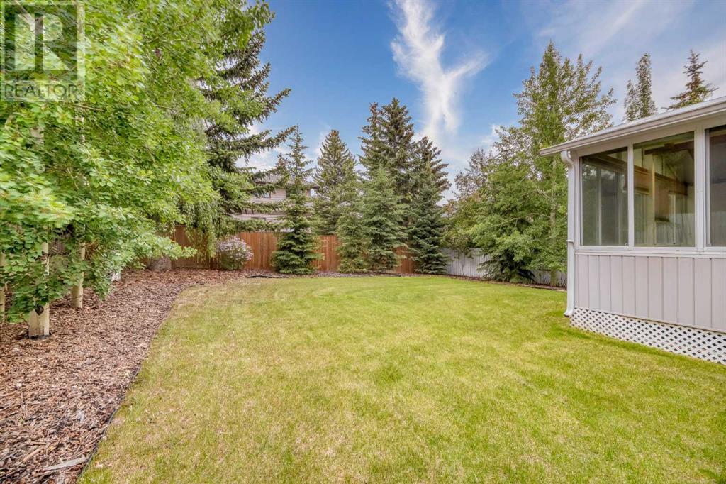 Single Family House for Sale in  Edgehill Court NW Edgemont Calgary 