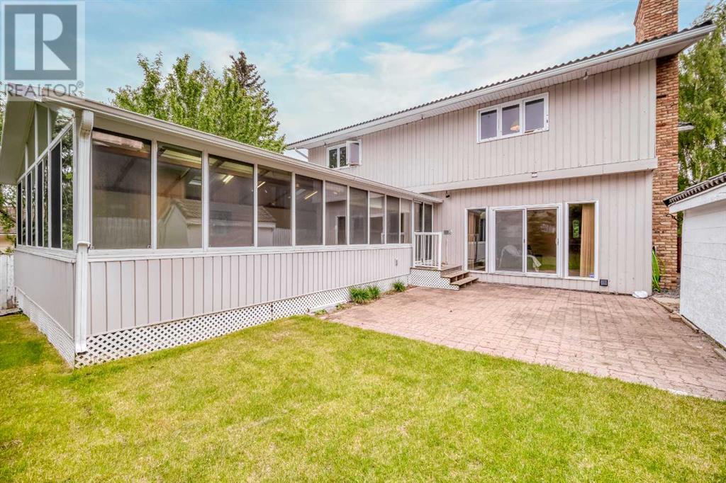 Single Family House for Sale in  Edgehill Court NW Edgemont Calgary 