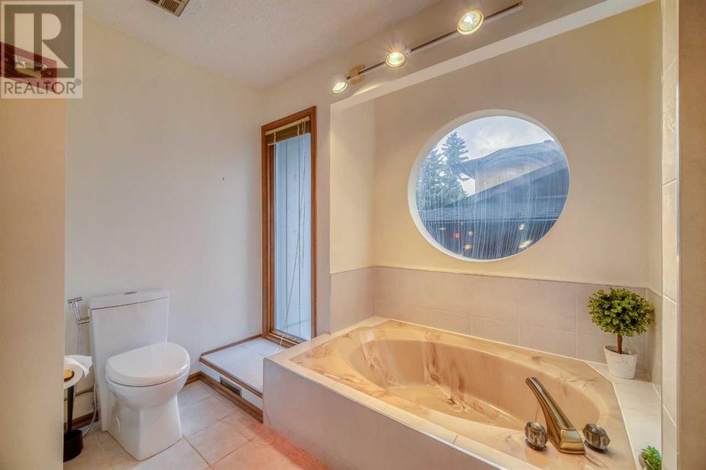 Single Family House for Sale in  Edgehill Court NW Edgemont Calgary 