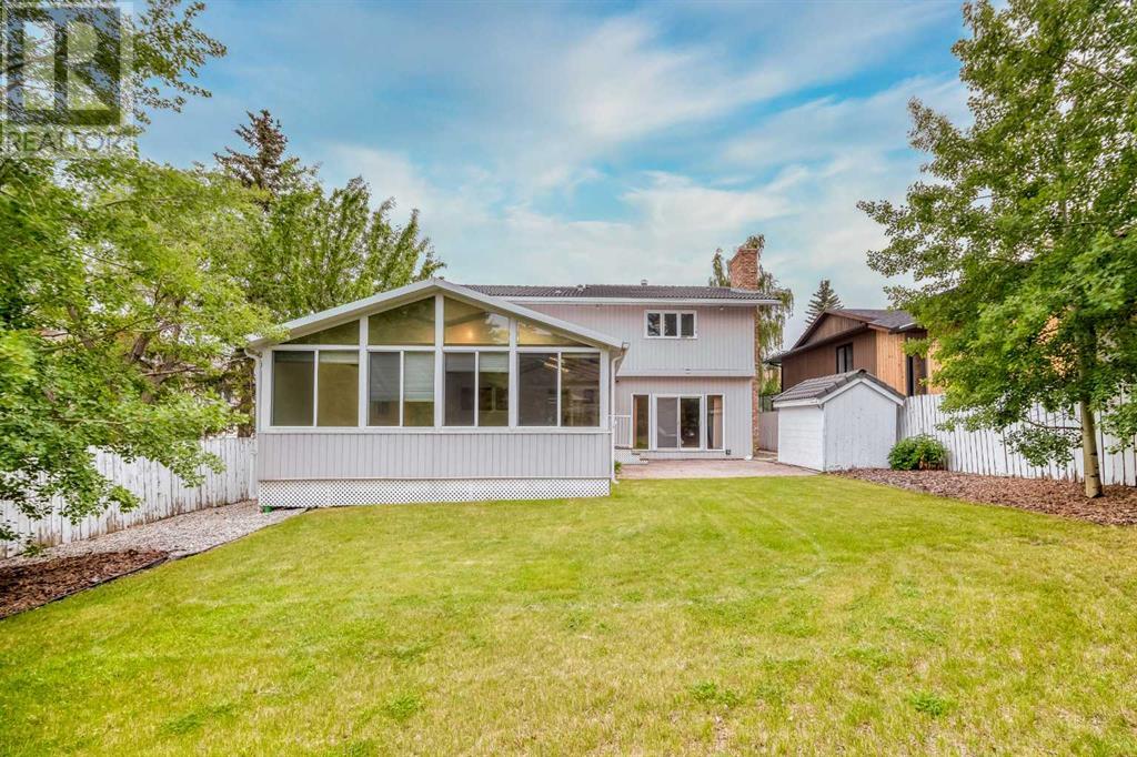 Single Family House for Sale in  Edgehill Court NW Edgemont Calgary 