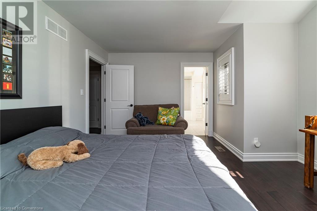 Photo 3 of 67 Alma Street, Dundas ON