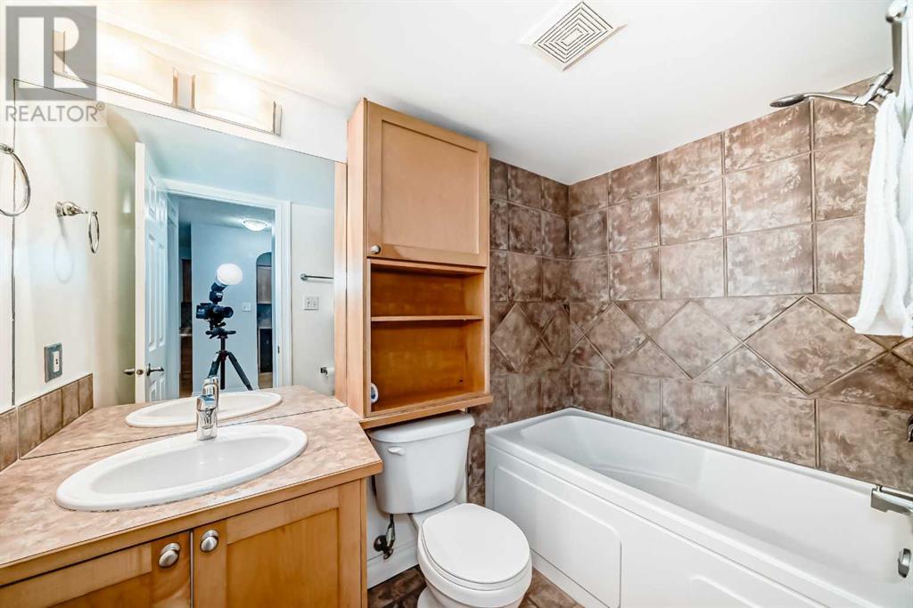 Single Family House for Sale in    Avenue SW Lower Mount Royal Calgary 