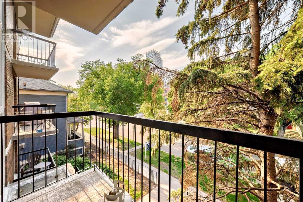Single Family House for Sale in    Avenue SW Lower Mount Royal Calgary 